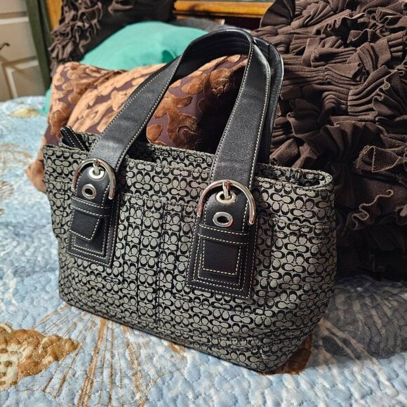 2008 Coach Y2K East West Soho Tote Purse Shoulder Bag in Signature Jacquard - Picture 4 of 10